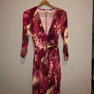 Cache dress with wrap belt